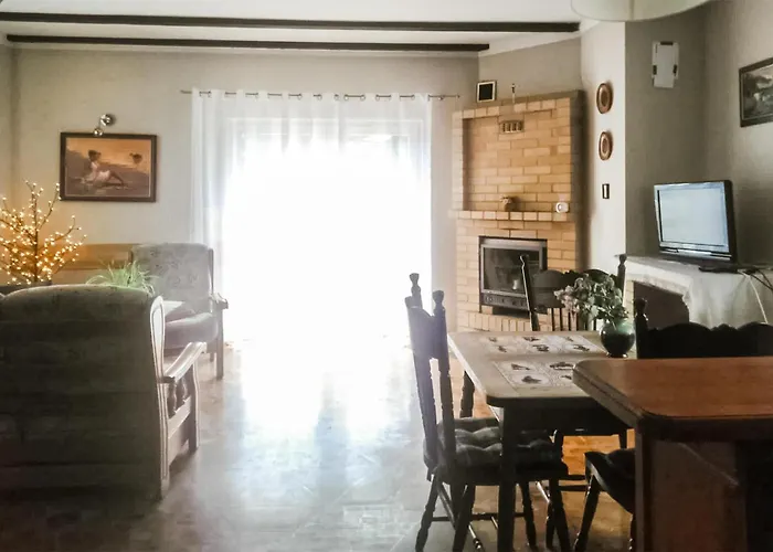 Prázdninový dům 4 Bedroom Stunning In